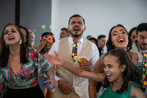civil-casamento-cartorio-noiva-noivo-vestido-buque-terno-aliança-madrinha-padrinho-terno-foto-fotografo-fotografias-casar-filmar-make-maquiagem-video-uberlandia-minas-araguari-amor-love-cerimonia-chacara-por-do-sol-festa-banda-mae-pai-chacara-brasil-paz'