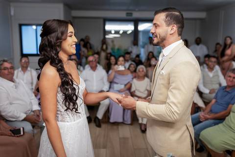 civil-casamento-cartorio-noiva-noivo-vestido-buque-terno-aliança-madrinha-padrinho-terno-foto-fotografo-fotografias-casar-filmar-make-maquiagem-video-uberlandia-minas-araguari-amor-love-cerimonia-chacara-por-do-sol-festa-banda-mae-pai-chacara-brasil-paz'