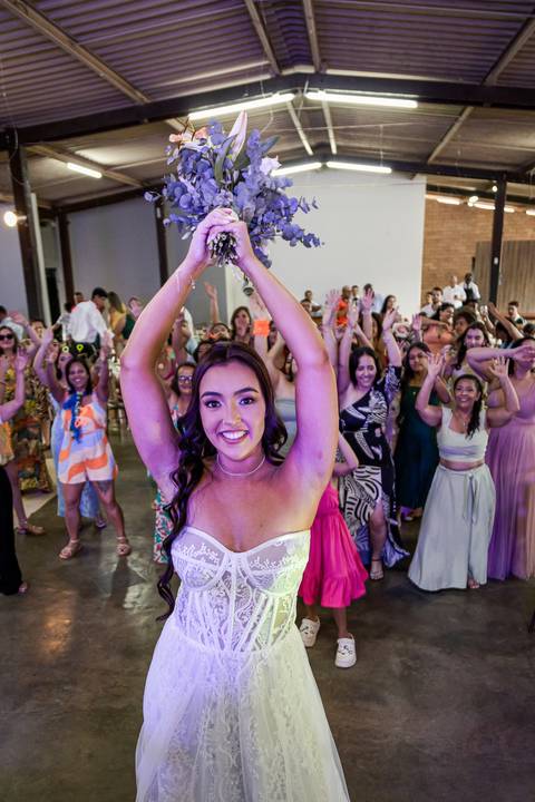 civil-casamento-cartorio-noiva-noivo-vestido-buque-terno-aliança-madrinha-padrinho-terno-foto-fotografo-fotografias-casar-filmar-make-maquiagem-video-uberlandia-minas-araguari-amor-love-cerimonia-chacara-por-do-sol-festa-banda-mae-pai-chacara-brasil-paz'