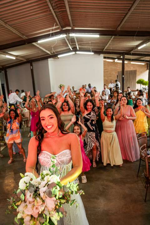 civil-casamento-cartorio-noiva-noivo-vestido-buque-terno-aliança-madrinha-padrinho-terno-foto-fotografo-fotografias-casar-filmar-make-maquiagem-video-uberlandia-minas-araguari-amor-love-cerimonia-chacara-por-do-sol-festa-banda-mae-pai-chacara-brasil-paz'