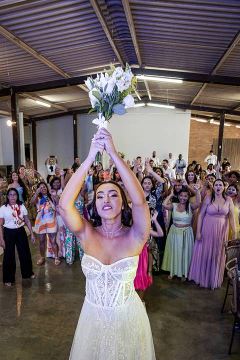civil-casamento-cartorio-noiva-noivo-vestido-buque-terno-aliança-madrinha-padrinho-terno-foto-fotografo-fotografias-casar-filmar-make-maquiagem-video-uberlandia-minas-araguari-amor-love-cerimonia-chacara-por-do-sol-festa-banda-mae-pai-chacara-brasil-paz'