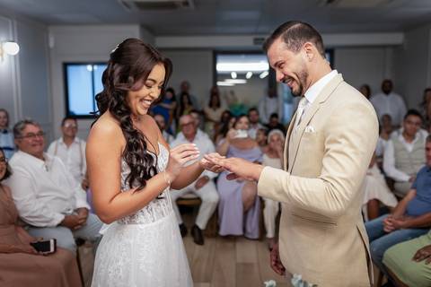 civil-casamento-cartorio-noiva-noivo-vestido-buque-terno-aliança-madrinha-padrinho-terno-foto-fotografo-fotografias-casar-filmar-make-maquiagem-video-uberlandia-minas-araguari-amor-love-cerimonia-chacara-por-do-sol-festa-banda-mae-pai-chacara-brasil-paz'