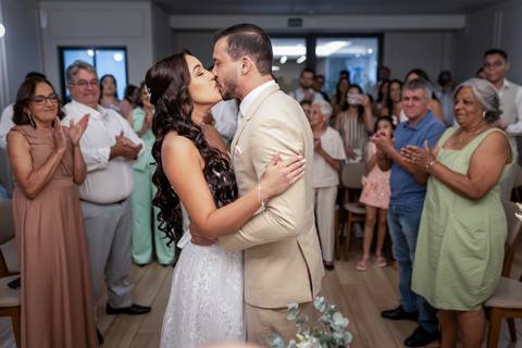 civil-casamento-cartorio-noiva-noivo-vestido-buque-terno-aliança-madrinha-padrinho-terno-foto-fotografo-fotografias-casar-filmar-make-maquiagem-video-uberlandia-minas-araguari-amor-love-cerimonia-chacara-por-do-sol-festa-banda-mae-pai-chacara-brasil-paz'