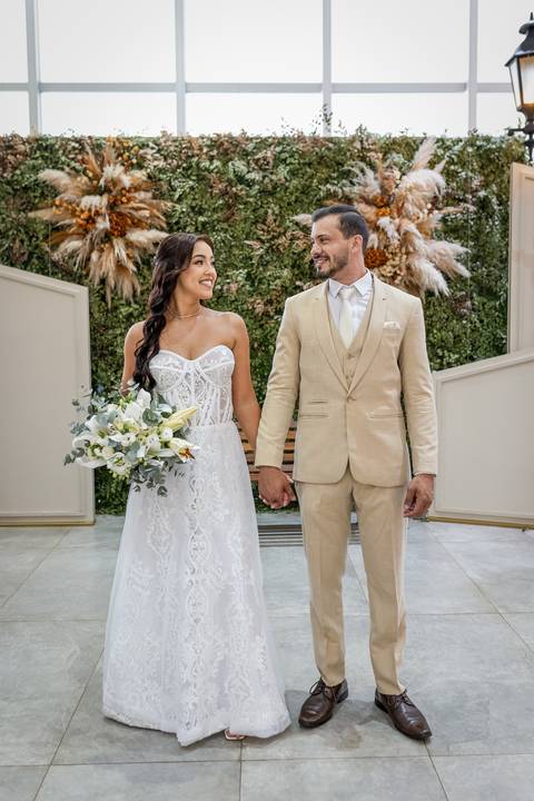 civil-casamento-cartorio-noiva-noivo-vestido-buque-terno-aliança-madrinha-padrinho-terno-foto-fotografo-fotografias-casar-filmar-make-maquiagem-video-uberlandia-minas-araguari-amor-love-cerimonia-chacara-por-do-sol-festa-banda-mae-pai-chacara-brasil-paz'
