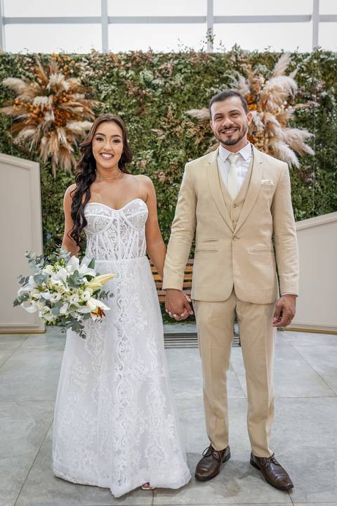 civil-casamento-cartorio-noiva-noivo-vestido-buque-terno-aliança-madrinha-padrinho-terno-foto-fotografo-fotografias-casar-filmar-make-maquiagem-video-uberlandia-minas-araguari-amor-love-cerimonia-chacara-por-do-sol-festa-banda-mae-pai-chacara-brasil-paz'