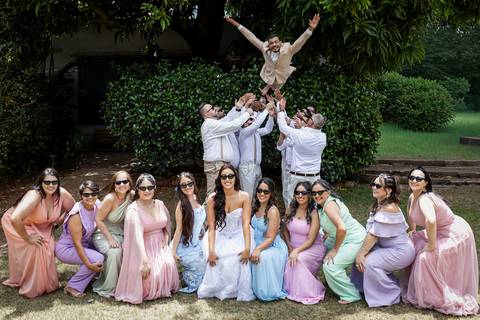 civil-casamento-cartorio-noiva-noivo-vestido-buque-terno-aliança-madrinha-padrinho-terno-foto-fotografo-fotografias-casar-filmar-make-maquiagem-video-uberlandia-minas-araguari-amor-love-cerimonia-chacara-por-do-sol-festa-banda-mae-pai-chacara-brasil-paz'
