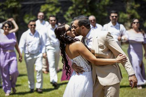 civil-casamento-cartorio-noiva-noivo-vestido-buque-terno-aliança-madrinha-padrinho-terno-foto-fotografo-fotografias-casar-filmar-make-maquiagem-video-uberlandia-minas-araguari-amor-love-cerimonia-chacara-por-do-sol-festa-banda-mae-pai-chacara-brasil-paz'