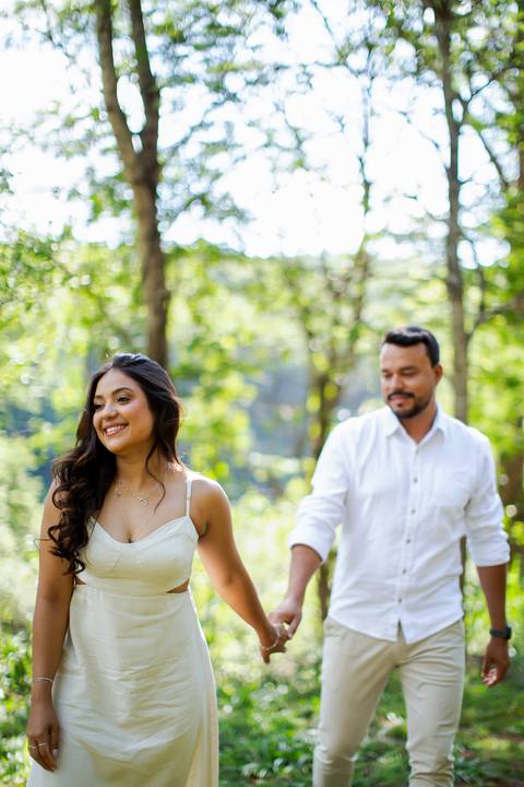 casar-casamento-wedding-cerimonia-make-noiva-noivo-araguari-vestido-maquiagem-buque-madrinha-daniel-custodio-uberlandia-festa-cerimonial-amor-aliança-video-dj-buffet-damas-love-fotografias-fotografo-minas-gerais-carro-pista-banda-cabelo-igreja-padre-reels'