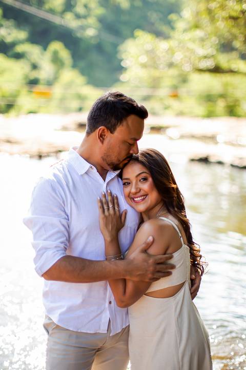 casar-casamento-wedding-cerimonia-make-noiva-noivo-araguari-vestido-maquiagem-buque-madrinha-daniel-custodio-uberlandia-festa-cerimonial-amor-aliança-video-dj-buffet-damas-love-fotografias-fotografo-minas-gerais-carro-pista-banda-cabelo-igreja-padre-reels'