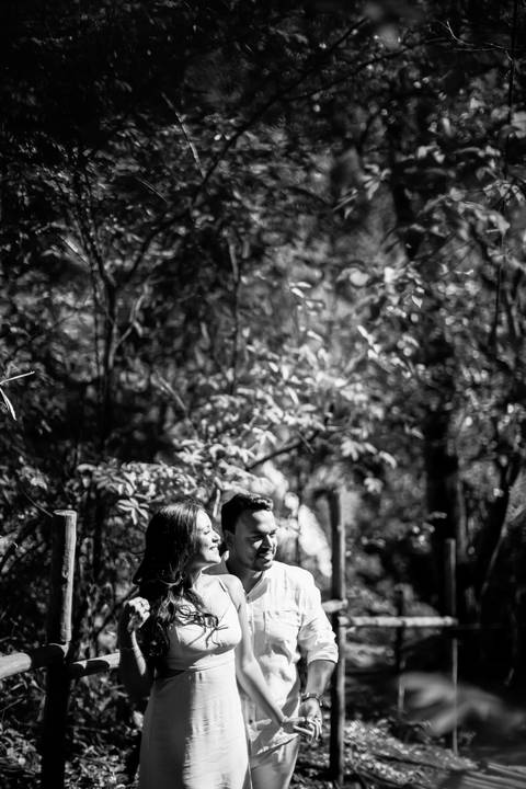 casar-casamento-wedding-cerimonia-make-noiva-noivo-araguari-vestido-maquiagem-buque-madrinha-daniel-custodio-uberlandia-festa-cerimonial-amor-aliança-video-dj-buffet-damas-love-fotografias-fotografo-minas-gerais-carro-pista-banda-cabelo-igreja-padre-reels'