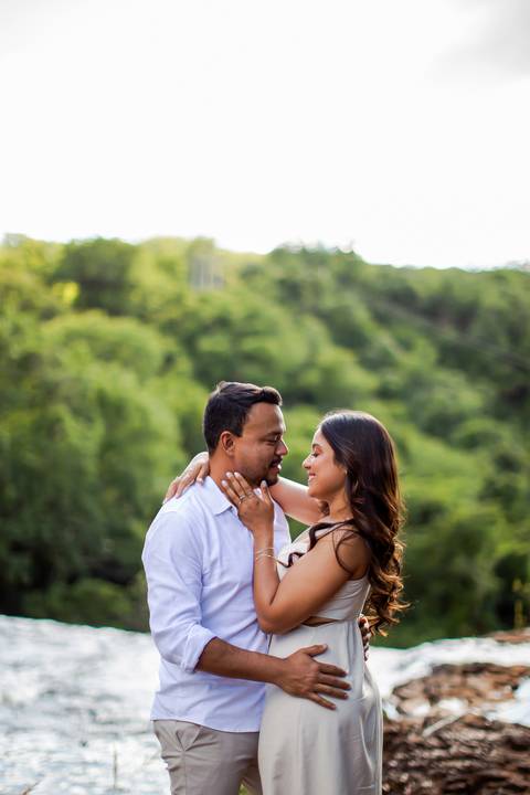 casar-casamento-wedding-cerimonia-make-noiva-noivo-araguari-vestido-maquiagem-buque-madrinha-daniel-custodio-uberlandia-festa-cerimonial-amor-aliança-video-dj-buffet-damas-love-fotografias-fotografo-minas-gerais-carro-pista-banda-cabelo-igreja-padre-reels'