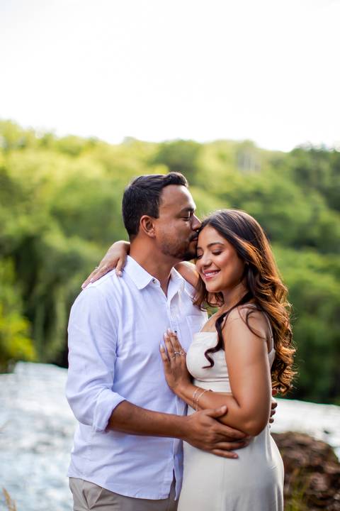 casar-casamento-wedding-cerimonia-make-noiva-noivo-araguari-vestido-maquiagem-buque-madrinha-daniel-custodio-uberlandia-festa-cerimonial-amor-aliança-video-dj-buffet-damas-love-fotografias-fotografo-minas-gerais-carro-pista-banda-cabelo-igreja-padre-reels'