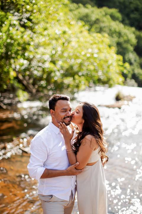 casar-casamento-wedding-cerimonia-make-noiva-noivo-araguari-vestido-maquiagem-buque-madrinha-daniel-custodio-uberlandia-festa-cerimonial-amor-aliança-video-dj-buffet-damas-love-fotografias-fotografo-minas-gerais-carro-pista-banda-cabelo-igreja-padre-reels'