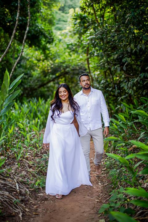 casar-casamento-wedding-cerimonia-make-noiva-noivo-araguari-vestido-maquiagem-buque-madrinha-daniel-custodio-uberlandia-festa-cerimonial-amor-aliança-video-dj-buffet-damas-love-fotografias-fotografo-minas-gerais-carro-pista-banda-cabelo-igreja-padre-reels'