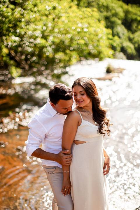 casar-casamento-wedding-cerimonia-make-noiva-noivo-araguari-vestido-maquiagem-buque-madrinha-daniel-custodio-uberlandia-festa-cerimonial-amor-aliança-video-dj-buffet-damas-love-fotografias-fotografo-minas-gerais-carro-pista-banda-cabelo-igreja-padre-reels'