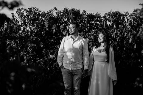 casar-casamento-wedding-cerimonia-make-noiva-noivo-araguari-vestido-maquiagem-buque-madrinha-daniel-custodio-uberlandia-festa-cerimonial-amor-aliança-video-dj-buffet-damas-love-fotografias-fotografo-minas-gerais-carro-pista-banda-cabelo-igreja-padre-reels'