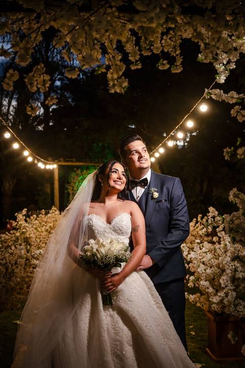 casar-casamento-wedding-cerimonia-make-noiva-noivo-araguari-vestido-maquiagem-buque-madrinha-daniel-custodio-uberlandia-festa-cerimonial-amor-aliança-video-dj-buffet-damas-love-fotografias-fotografo-minas-gerais-carro-pista-banda-cabelo-igreja-padre-reels'