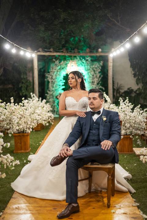 casar-casamento-wedding-cerimonia-make-noiva-noivo-araguari-vestido-maquiagem-buque-madrinha-daniel-custodio-uberlandia-festa-cerimonial-amor-aliança-video-dj-buffet-damas-love-fotografias-fotografo-minas-gerais-carro-pista-banda-cabelo-igreja-padre-reels'