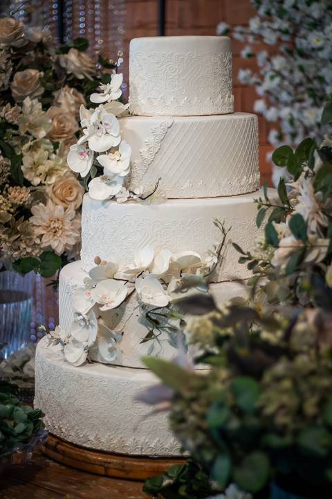 casar-casamento-wedding-cerimonia-make-noiva-noivo-araguari-vestido-maquiagem-buque-madrinha-daniel-custodio-uberlandia-festa-cerimonial-amor-aliança-video-dj-buffet-damas-love-fotografias-fotografo-minas-gerais-carro-pista-banda-cabelo-igreja-padre-reels'