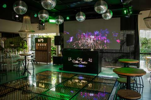 casar-casamento-wedding-cerimonia-make-noiva-noivo-araguari-vestido-maquiagem-buque-madrinha-daniel-custodio-uberlandia-festa-cerimonial-amor-aliança-video-dj-buffet-damas-love-fotografias-fotografo-minas-gerais-carro-pista-banda-cabelo-igreja-padre-reels'