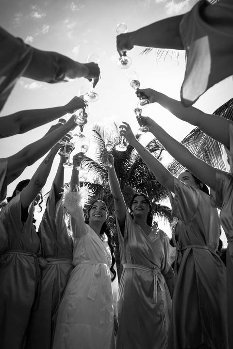 casar-casamento-wedding-cerimonia-make-noiva-noivo-araguari-vestido-maquiagem-buque-madrinha-daniel-custodio-uberlandia-festa-cerimonial-amor-aliança-video-dj-buffet-damas-love-fotografias-fotografo-minas-gerais-carro-pista-banda-cabelo-igreja-padre-reels'