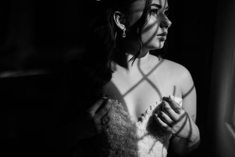 casar-casamento-wedding-cerimonia-make-noiva-noivo-araguari-vestido-maquiagem-buque-madrinha-daniel-custodio-uberlandia-festa-cerimonial-amor-aliança-video-dj-buffet-damas-love-fotografias-fotografo-minas-gerais-carro-pista-banda-cabelo-igreja-padre-reels'