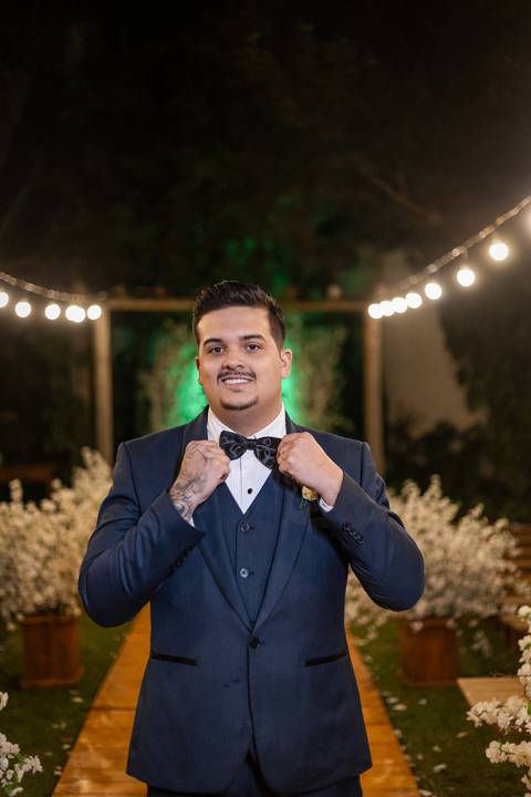 casar-casamento-wedding-cerimonia-make-noiva-noivo-araguari-vestido-maquiagem-buque-madrinha-daniel-custodio-uberlandia-festa-cerimonial-amor-aliança-video-dj-buffet-damas-love-fotografias-fotografo-minas-gerais-carro-pista-banda-cabelo-igreja-padre-reels'