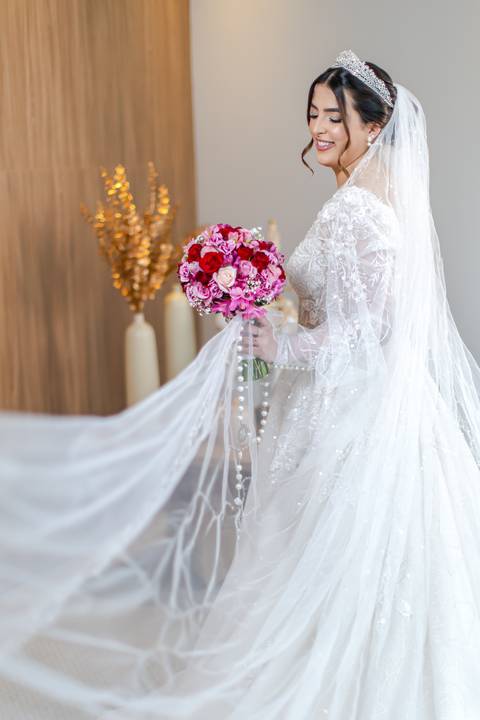 casar-casamento-wedding-cerimonia-make-noiva-noivo-araguari-vestido-maquiagem-buque-madrinha-daniel-custodio-uberlandia-festa-cerimonial-amor-aliança-video-dj-buffet-damas-love-fotografias-fotografo-minas-gerais-carro-pista-banda-cabelo-igreja-padre-reels'