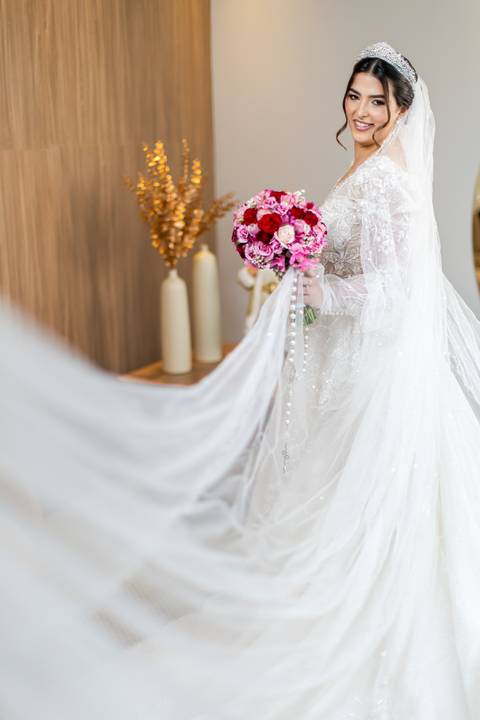 casar-casamento-wedding-cerimonia-make-noiva-noivo-araguari-vestido-maquiagem-buque-madrinha-daniel-custodio-uberlandia-festa-cerimonial-amor-aliança-video-dj-buffet-damas-love-fotografias-fotografo-minas-gerais-carro-pista-banda-cabelo-igreja-padre-reels'