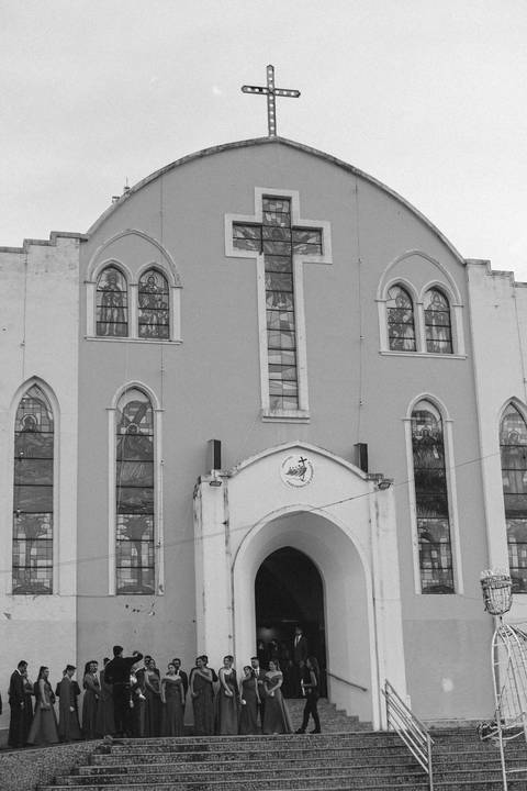 casar-casamento-wedding-cerimonia-make-noiva-noivo-araguari-vestido-maquiagem-buque-madrinha-daniel-custodio-uberlandia-festa-cerimonial-amor-aliança-video-dj-buffet-damas-love-fotografias-fotografo-minas-gerais-carro-pista-banda-cabelo-igreja-padre-reels'