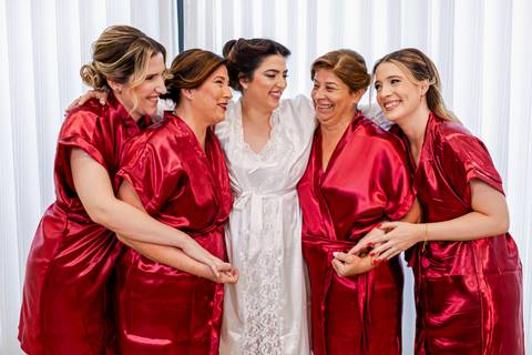 casar-casamento-wedding-cerimonia-make-noiva-noivo-araguari-vestido-maquiagem-buque-madrinha-daniel-custodio-uberlandia-festa-cerimonial-amor-aliança-video-dj-buffet-damas-love-fotografias-fotografo-minas-gerais-carro-pista-banda-cabelo-igreja-padre-reels'