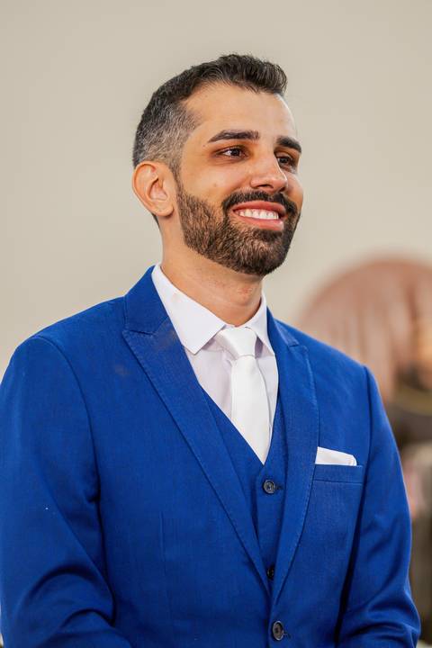 casar-casamento-wedding-cerimonia-make-noiva-noivo-araguari-vestido-maquiagem-buque-madrinha-daniel-custodio-uberlandia-festa-cerimonial-amor-aliança-video-dj-buffet-damas-love-fotografias-fotografo-minas-gerais-carro-pista-banda-cabelo-igreja-padre-reels'