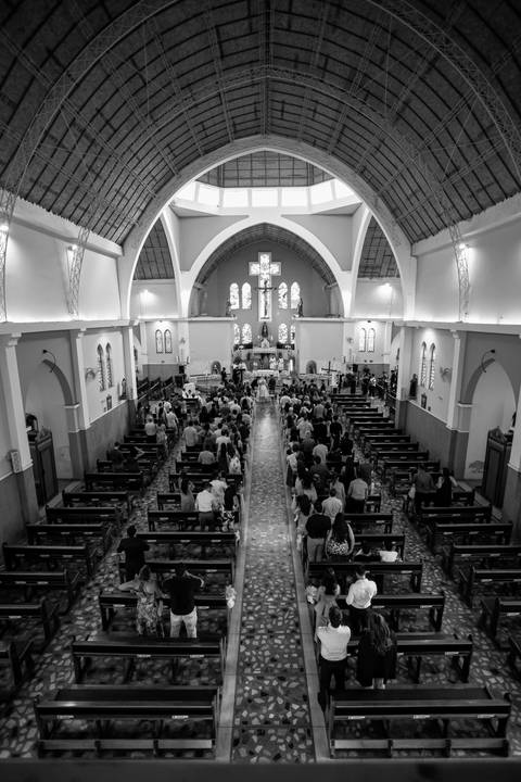 casar-casamento-wedding-cerimonia-make-noiva-noivo-araguari-vestido-maquiagem-buque-madrinha-daniel-custodio-uberlandia-festa-cerimonial-amor-aliança-video-dj-buffet-damas-love-fotografias-fotografo-minas-gerais-carro-pista-banda-cabelo-igreja-padre-reels'