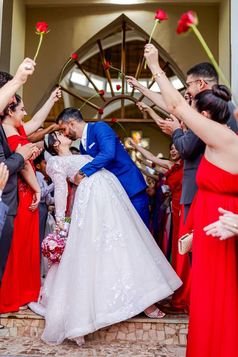 casar-casamento-wedding-cerimonia-make-noiva-noivo-araguari-vestido-maquiagem-buque-madrinha-daniel-custodio-uberlandia-festa-cerimonial-amor-aliança-video-dj-buffet-damas-love-fotografias-fotografo-minas-gerais-carro-pista-banda-cabelo-igreja-padre-reels'