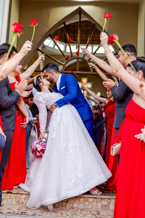 casar-casamento-wedding-cerimonia-make-noiva-noivo-araguari-vestido-maquiagem-buque-madrinha-daniel-custodio-uberlandia-festa-cerimonial-amor-aliança-video-dj-buffet-damas-love-fotografias-fotografo-minas-gerais-carro-pista-banda-cabelo-igreja-padre-reels'