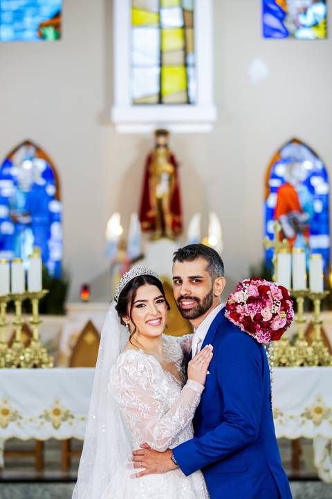 casar-casamento-wedding-cerimonia-make-noiva-noivo-araguari-vestido-maquiagem-buque-madrinha-daniel-custodio-uberlandia-festa-cerimonial-amor-aliança-video-dj-buffet-damas-love-fotografias-fotografo-minas-gerais-carro-pista-banda-cabelo-igreja-padre-reels'