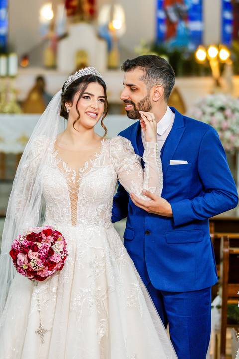 casar-casamento-wedding-cerimonia-make-noiva-noivo-araguari-vestido-maquiagem-buque-madrinha-daniel-custodio-uberlandia-festa-cerimonial-amor-aliança-video-dj-buffet-damas-love-fotografias-fotografo-minas-gerais-carro-pista-banda-cabelo-igreja-padre-reels'