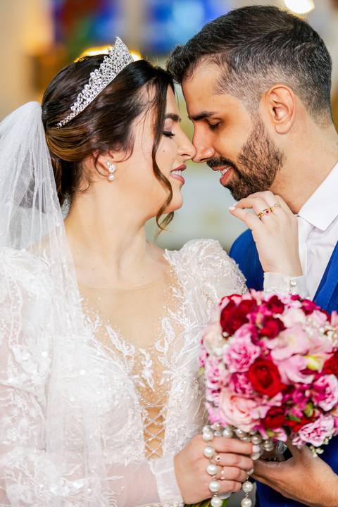 casar-casamento-wedding-cerimonia-make-noiva-noivo-araguari-vestido-maquiagem-buque-madrinha-daniel-custodio-uberlandia-festa-cerimonial-amor-aliança-video-dj-buffet-damas-love-fotografias-fotografo-minas-gerais-carro-pista-banda-cabelo-igreja-padre-reels'