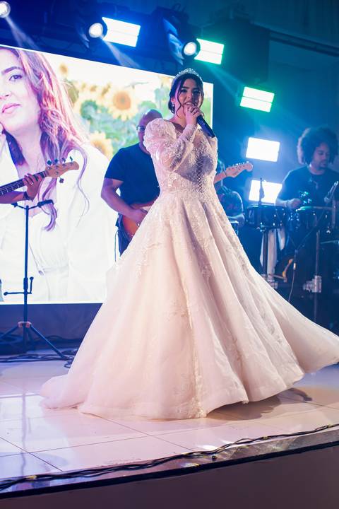 casar-casamento-wedding-cerimonia-make-noiva-noivo-araguari-vestido-maquiagem-buque-madrinha-daniel-custodio-uberlandia-festa-cerimonial-amor-aliança-video-dj-buffet-damas-love-fotografias-fotografo-minas-gerais-carro-pista-banda-cabelo-igreja-padre-reels'