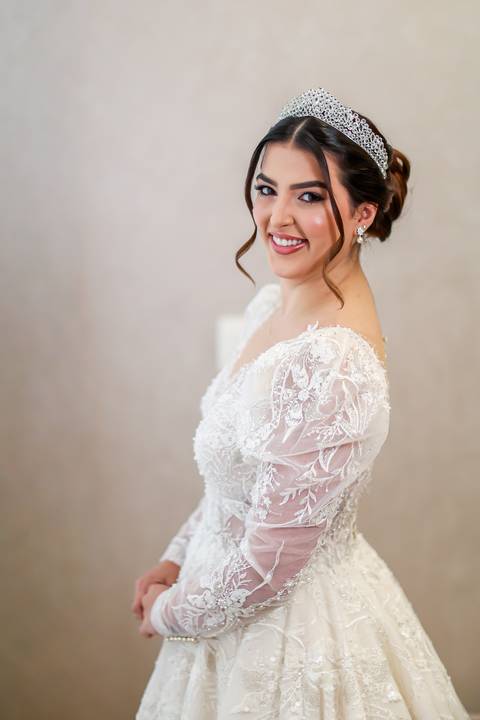 casar-casamento-wedding-cerimonia-make-noiva-noivo-araguari-vestido-maquiagem-buque-madrinha-daniel-custodio-uberlandia-festa-cerimonial-amor-aliança-video-dj-buffet-damas-love-fotografias-fotografo-minas-gerais-carro-pista-banda-cabelo-igreja-padre-reels'