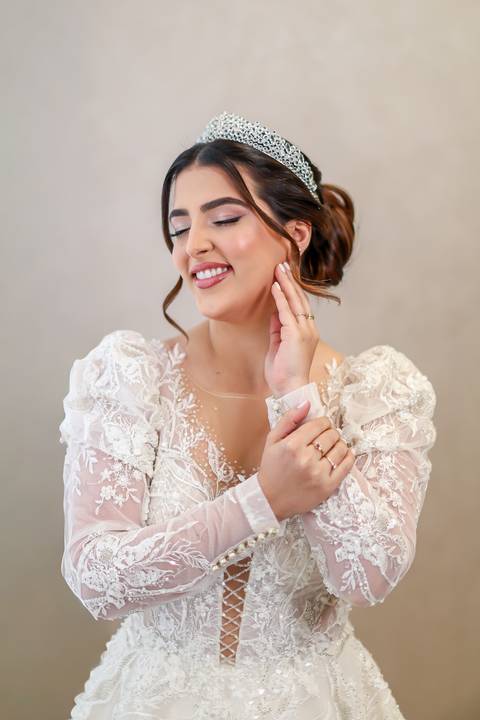 casar-casamento-wedding-cerimonia-make-noiva-noivo-araguari-vestido-maquiagem-buque-madrinha-daniel-custodio-uberlandia-festa-cerimonial-amor-aliança-video-dj-buffet-damas-love-fotografias-fotografo-minas-gerais-carro-pista-banda-cabelo-igreja-padre-reels'