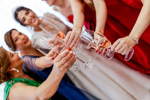 casar-casamento-wedding-cerimonia-make-noiva-noivo-araguari-vestido-maquiagem-buque-madrinha-daniel-custodio-uberlandia-festa-cerimonial-amor-aliança-video-dj-buffet-damas-love-fotografias-fotografo-minas-gerais-carro-pista-banda-cabelo-igreja-padre-reels'