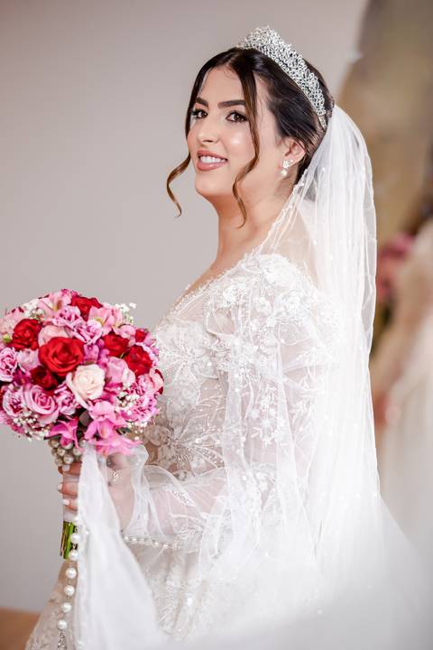 casar-casamento-wedding-cerimonia-make-noiva-noivo-araguari-vestido-maquiagem-buque-madrinha-daniel-custodio-uberlandia-festa-cerimonial-amor-aliança-video-dj-buffet-damas-love-fotografias-fotografo-minas-gerais-carro-pista-banda-cabelo-igreja-padre-reels'