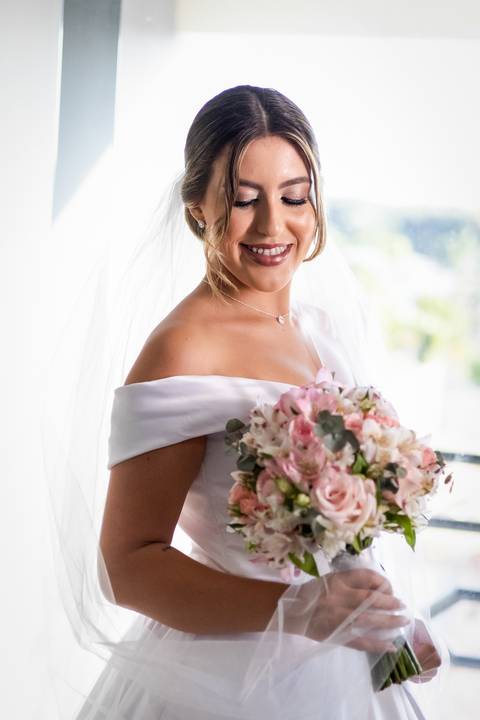 casar-casamento-wedding-cerimonia-make-noiva-noivo-araguari-vestido-maquiagem-buque-madrinha-daniel-custodio-uberlandia-festa-cerimonial-amor-aliança-video-dj-buffet-damas-love-fotografias-fotografo-minas-gerais-carro-pista-banda-cabelo-igreja-padre-reels'