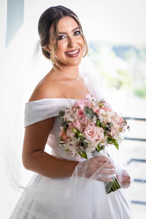 casar-casamento-wedding-cerimonia-make-noiva-noivo-araguari-vestido-maquiagem-buque-madrinha-daniel-custodio-uberlandia-festa-cerimonial-amor-aliança-video-dj-buffet-damas-love-fotografias-fotografo-minas-gerais-carro-pista-banda-cabelo-igreja-padre-reels'