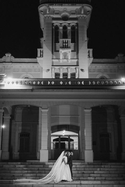 casar-casamento-wedding-cerimonia-make-noiva-noivo-araguari-vestido-maquiagem-buque-madrinha-daniel-custodio-uberlandia-festa-cerimonial-amor-aliança-video-dj-buffet-damas-love-fotografias-fotografo-minas-gerais-carro-pista-banda-cabelo-igreja-padre-reels'