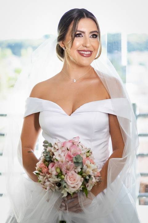 casar-casamento-wedding-cerimonia-make-noiva-noivo-araguari-vestido-maquiagem-buque-madrinha-daniel-custodio-uberlandia-festa-cerimonial-amor-aliança-video-dj-buffet-damas-love-fotografias-fotografo-minas-gerais-carro-pista-banda-cabelo-igreja-padre-reels'