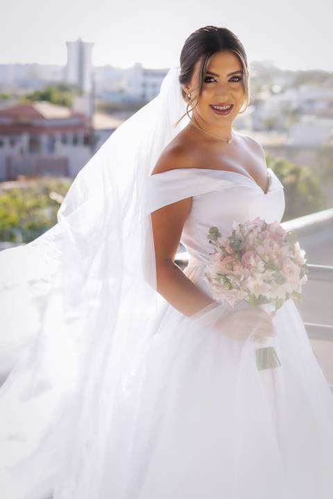 casar-casamento-wedding-cerimonia-make-noiva-noivo-araguari-vestido-maquiagem-buque-madrinha-daniel-custodio-uberlandia-festa-cerimonial-amor-aliança-video-dj-buffet-damas-love-fotografias-fotografo-minas-gerais-carro-pista-banda-cabelo-igreja-padre-reels'