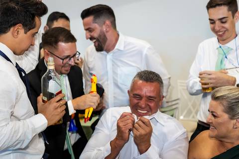 casar-casamento-wedding-cerimonia-make-noiva-noivo-araguari-vestido-maquiagem-buque-madrinha-daniel-custodio-uberlandia-festa-cerimonial-amor-aliança-video-dj-buffet-damas-love-fotografias-fotografo-minas-gerais-carro-pista-banda-cabelo-igreja-padre-reels'