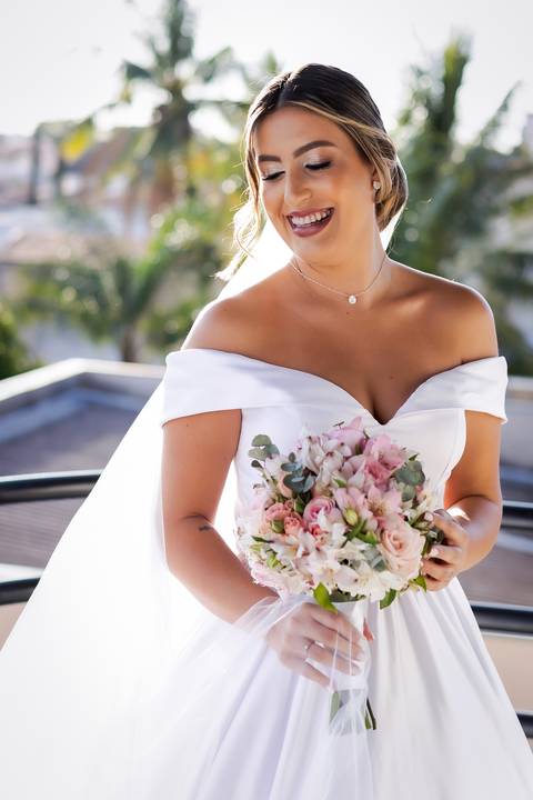 casar-casamento-wedding-cerimonia-make-noiva-noivo-araguari-vestido-maquiagem-buque-madrinha-daniel-custodio-uberlandia-festa-cerimonial-amor-aliança-video-dj-buffet-damas-love-fotografias-fotografo-minas-gerais-carro-pista-banda-cabelo-igreja-padre-reels'